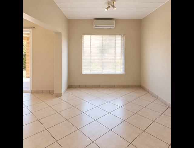 2 BEDROOM APARTMENT FOR SALE IN HIGHVELD
